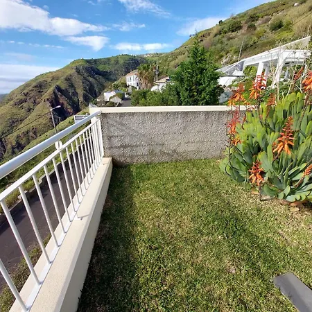 The Sea View In Madeira - Casa Farol ファハ・ダ・オヴェルハ