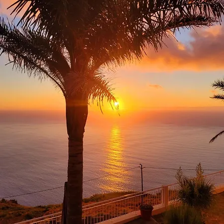 Casa Farol, Panoramic Ocean View Villa, Madeira Faja da Ovelha