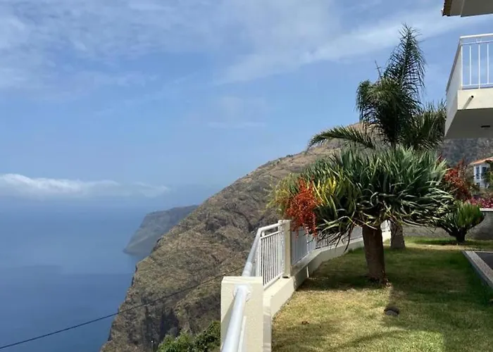The Sea View In Madeira - Casa Farol Villa